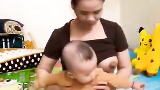 Breastfeeding ibu cantik