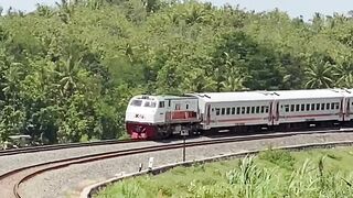 The train goes around the corner