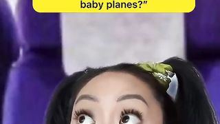 A mom makes a flight attendant answer a kid’s question and instantly regrets it ????