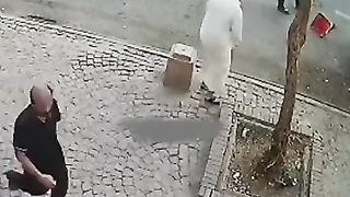 الدنيا لا تسوي