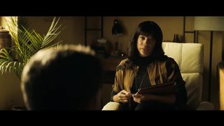 MOVIES-He Realizes That He is in a Simulation Made By The Government To Uncover His Secrets
