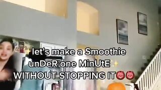 ME AND MY BROTHER MAKE A SMOOTHIE IN UNDER 1 MINUTE!! ???? #foryou #shorts #smoothie ##challenge