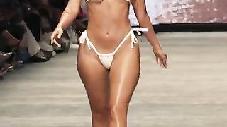 Jilissa Ann Slow Motion For Lybethras Swim - Miami Swim Week 2023 Powered By Art Hearts Fashion