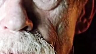 Nunca desista_ mesmo nos piores momentos.