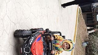 Haadis little ride