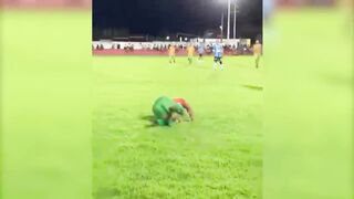 BEST FAILS OF THE YEAR ⚽️???? FOOTBALL COMEDY V6 (YOU LAUGH YOU LOSE)