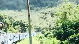 Train to Budulla - Sri Lanka