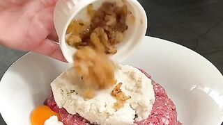 Hackbällchen in Sauce
