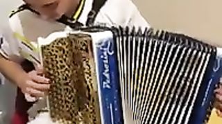 Some modinhas very well played by Zézinho Do Vira.