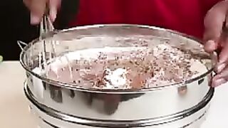 Black_Forest_Cake_#shorts(240p).