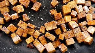 This Salad Would Cost $20 At a Restaurant... MEAL PREP Instead & Save Money!
