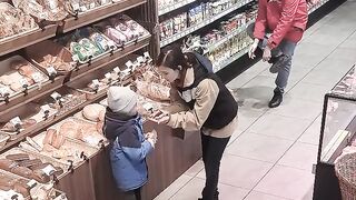 A touching moment of kindness and generosity in the store!