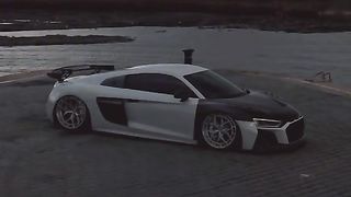 Go race audi R8