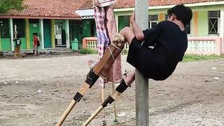unique | the way the long legs come down from the pole