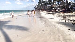 &  Girls Beach Relaxing at the Punta Cana beach ????