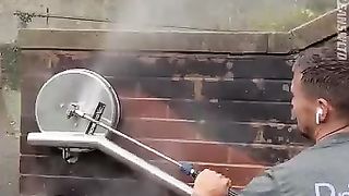 The wall cleaner