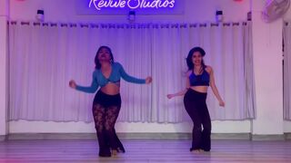 Jadu hai nasha hai - Shreya Ghoshal - dance cover by Disha & Palak