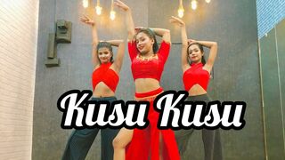 Manohari -- Dance cover by Bhagyasri Singh -- Baahubali