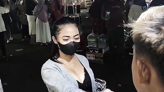 Cewe cantik di pasar