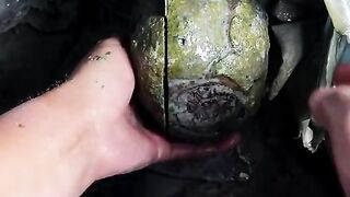 Membuat cangkir unik dari batu giok