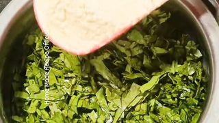 Crispy and tasty palak wada