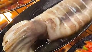How come asian street food always looks so yummy ????