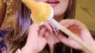 Uff larki ba flying kiss kr di ????????.