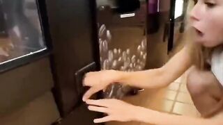WHEN YOURE REALLY GOOD AT PLAYING THE VENDING MACHINE