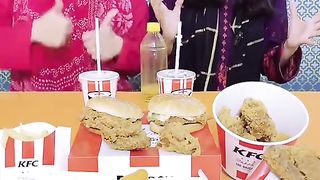 Flip the bottle and eat food 2