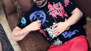 صحيت من النوم و لقيت فتاة جميله ولكن ????