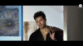 Pyaar De - Sunny Leone & Rajniesh Duggall - Ankit Tiwari - Beiimaan Love