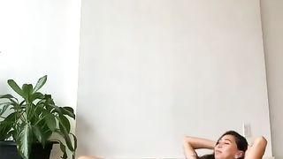 5 YOGA POSES FOR LOSING WEIGHT AND GETTING ABS IN JUST 10 MINUTES