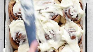 The BEST connamon rolls