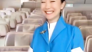 When a flight attendant doesn’t do her job properly ???? #shorts #truestory
