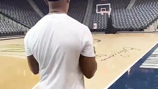 Jammie Foxx gets into it