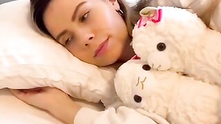When You HAVE To Sleep With ALL Of Your Stuffed Animals