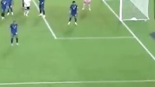 #shorts هدف التعادل من تريزجيه فى منتخب راس لاخضر من بدايه الشوط التانى