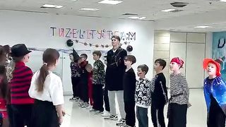 Шаффл Баттл ???????? Who BEST DANCERS ？! ???? NEON MODE ???? TUZELITY SHUFFLE ????