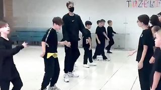 Шаффл Баттл ???????? WHO BEST DANCERS ？ ???? NEON MODE ???????? TUZELITY SHUFFLE ! ⭐️