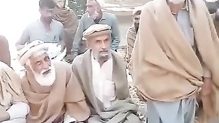 Log Kitna tang a ga ay Hain ll sochnay ka muqam hay