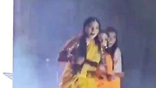 #SHORTS #dance #khesarilal #aamkesawad #ytshorts #viralshorts #shortsfeed #trendingshorts
