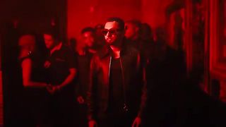 OYE_HOYE_-_YO_YO_HONEY_SINGH___KIARA_ADVANI___MUSIC_VIDEO___PROD._BEAT_UNLOCK(360p).