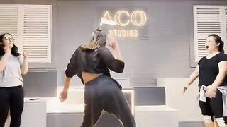 Le_Le_Maza_Le___Wanted__Akanksha_Sharma_Choreography(360p).