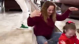 أخذتهم إلى التواليت وكانوا سعداء ????