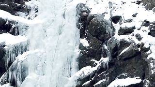 Climbing Frozen Waterfalls (@tannahsmit).