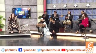 نسیم وکی نے نرمل کو امپریس کرنے کے لئے پیار بھرے گانے گا دیئے .