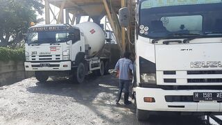 Seperti ini aktifitas truk mixer