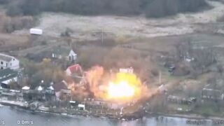 Slava Ukrayini Drones fly, will bomb Russian positions South
