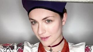 Headwear of a married woman from Poltava.
