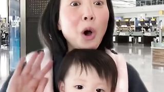 AIRLINE CHARGES THE BABY AND THE MOM WILL NOT ACCEPT IT